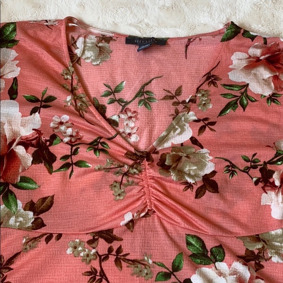 Pink Floral top - Picture 3 of 5